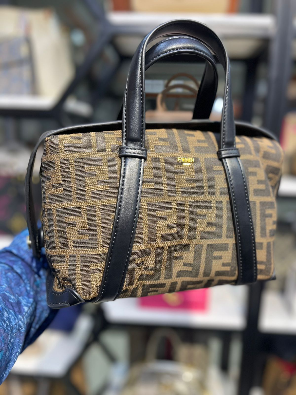 FENDI ( Hashbrown Satchel )