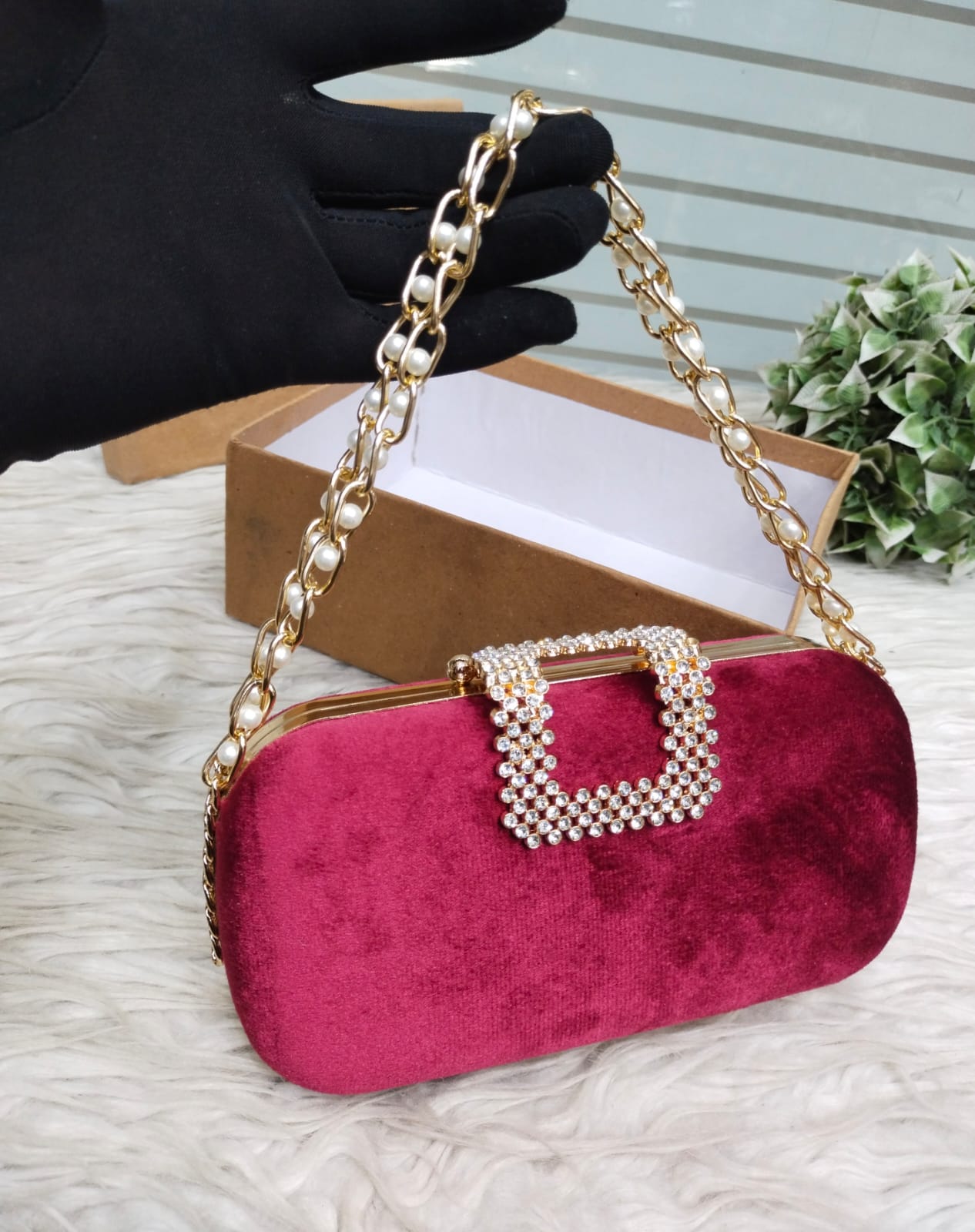 Velvet Pearly Premium Clutch