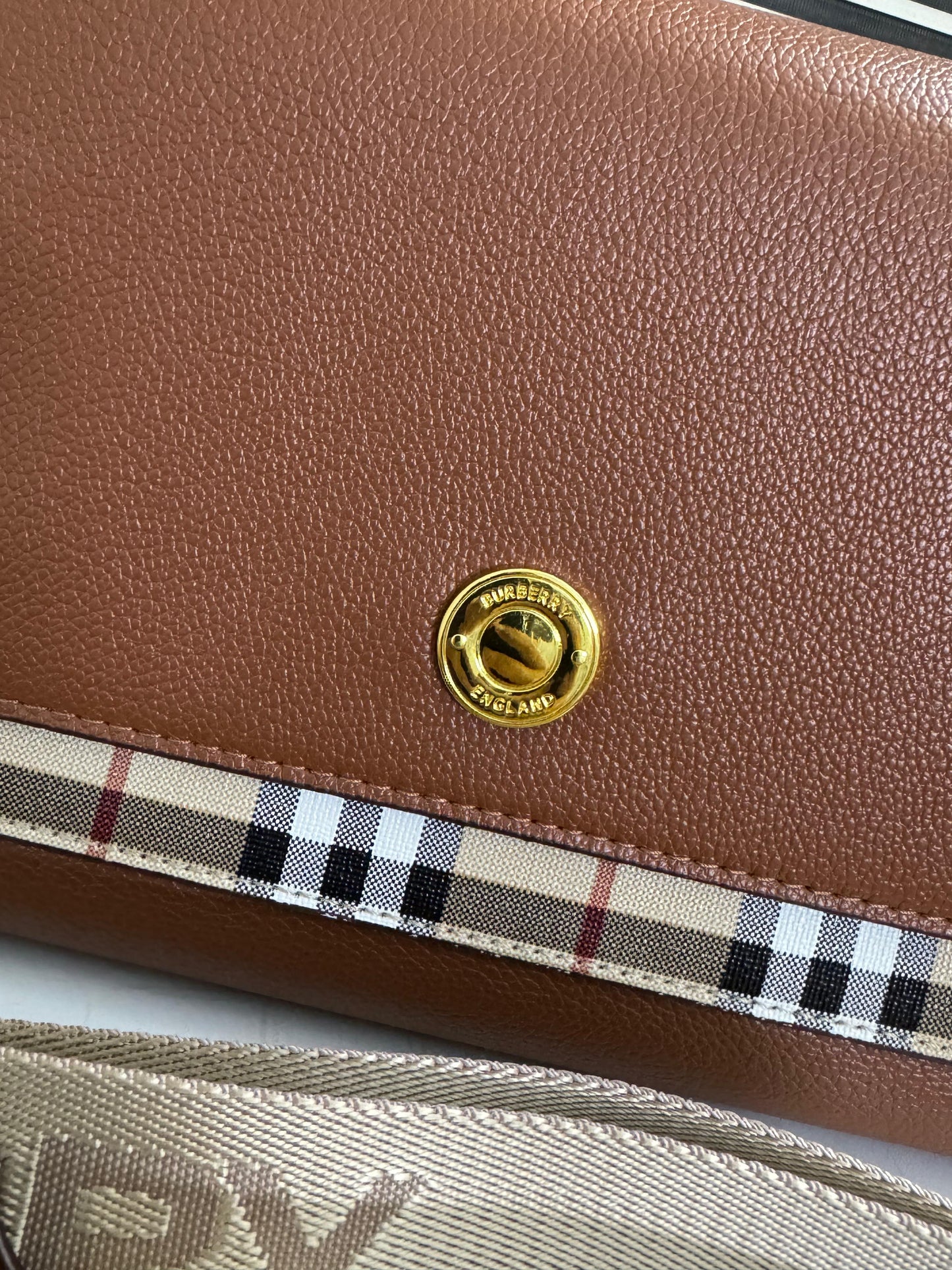 Burberry Note Bag ( Premium )