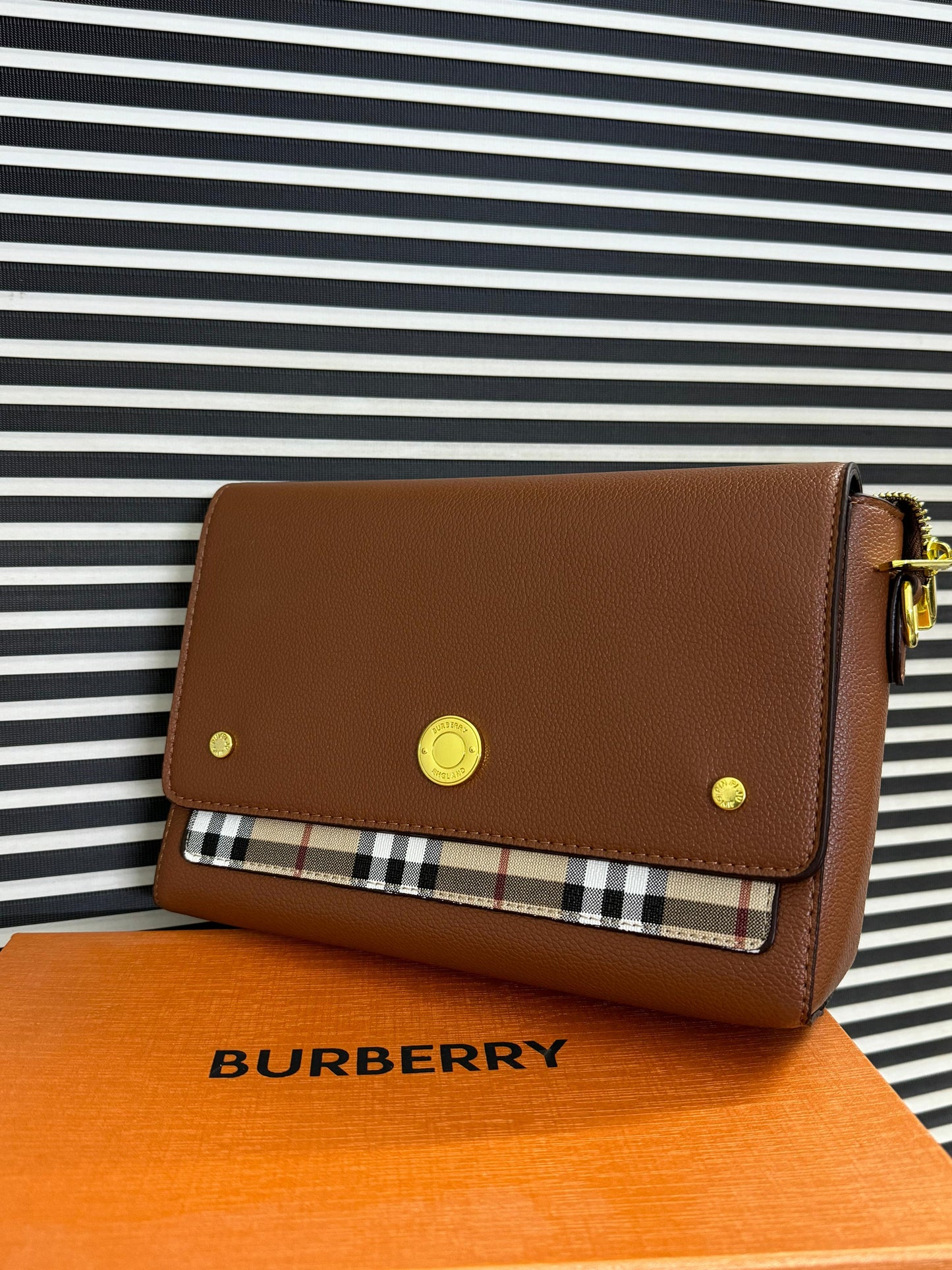 Burberry Note Bag ( Premium )