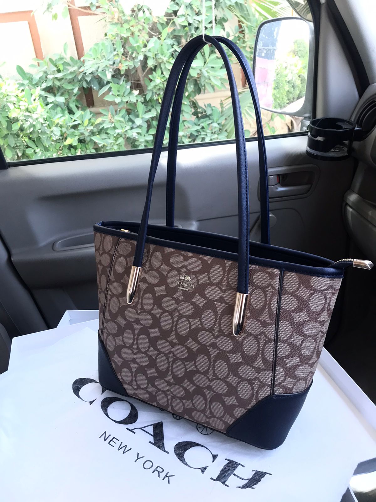 Coach Signature Tote Bag ( Premium )